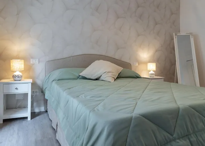 Vatican Shabby Double Bedrooms Rome