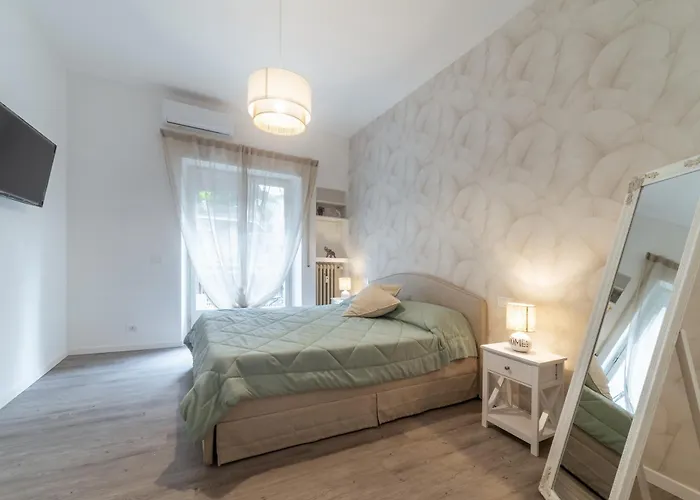 Vatican Shabby Double Bedrooms *